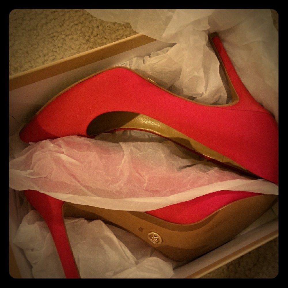 NWB Michael Kors Red Satin Claire Pump